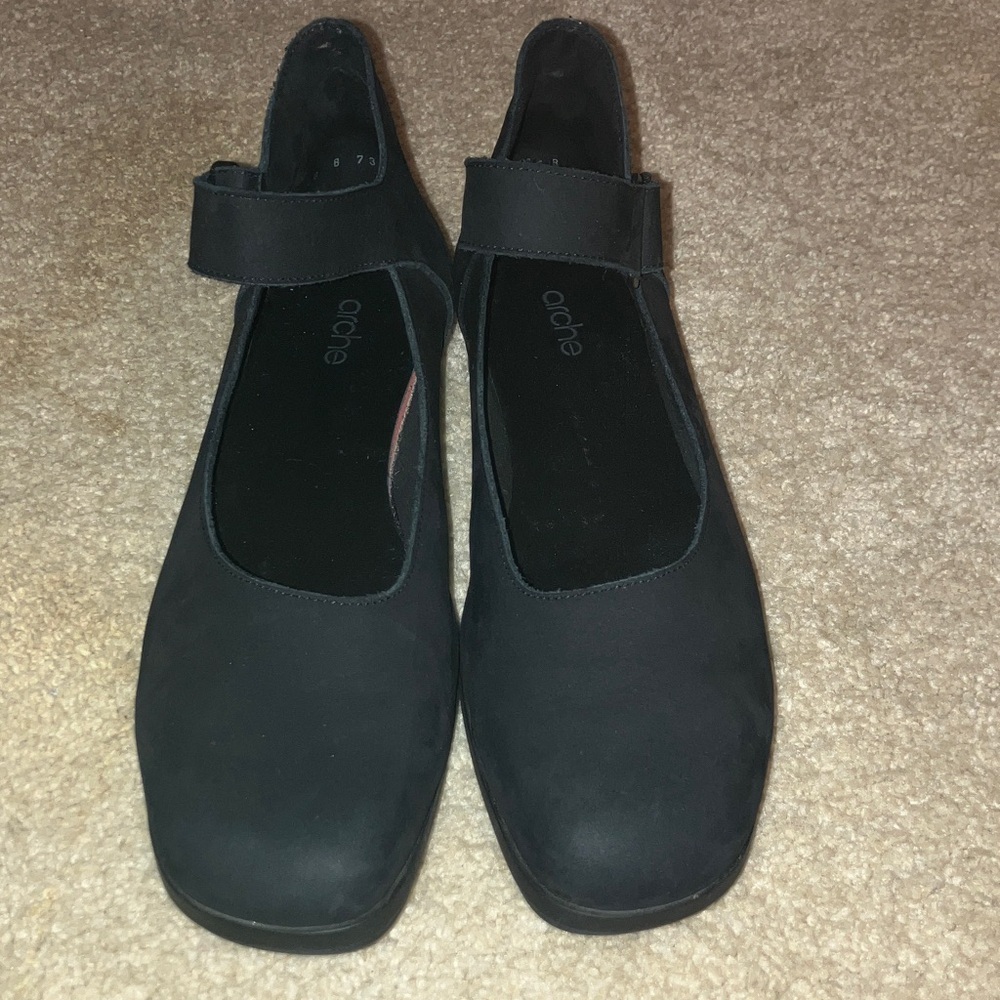 Arche Women's Classic Nubuck Black Comfort Flats with Ankle Strap Sz 9 40 - Picture 2 of 7